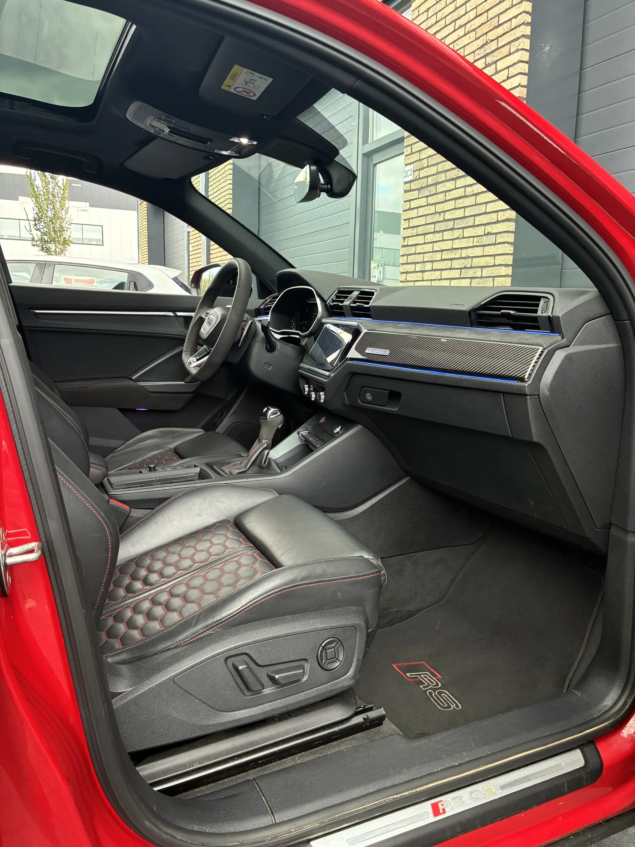 Audi RS Q3 TFSI — photo 13