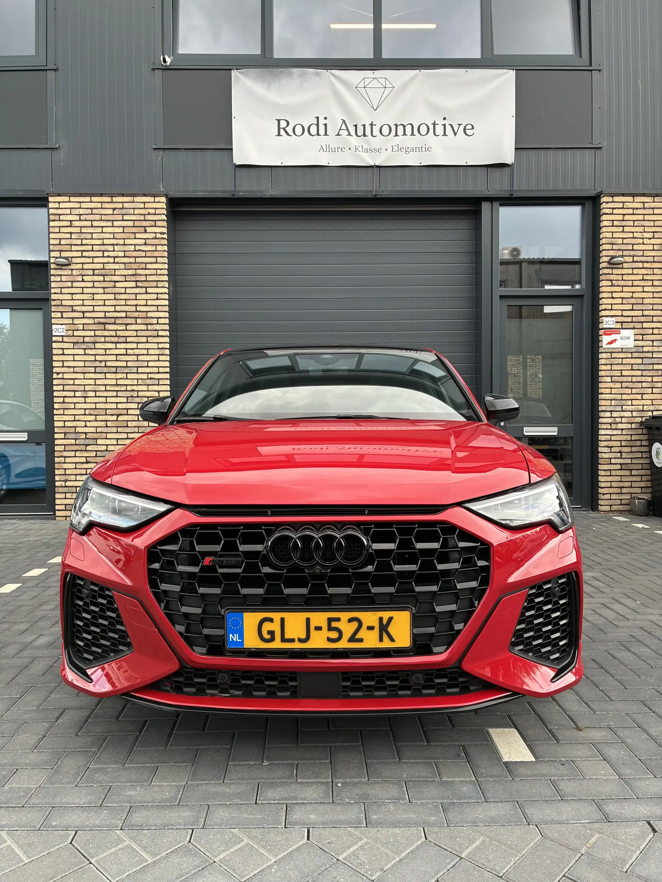 Audi RS Q3 TFSI — photo 2