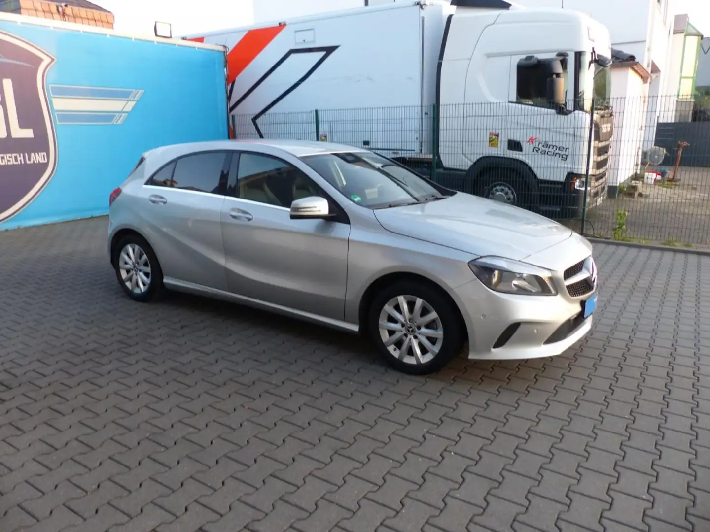 Mercedes-Benz A 180 .KLIMA.NAVI.PDC.BT.GRA.TEMPOMAT.SHZ Klima Navi Argent - 2