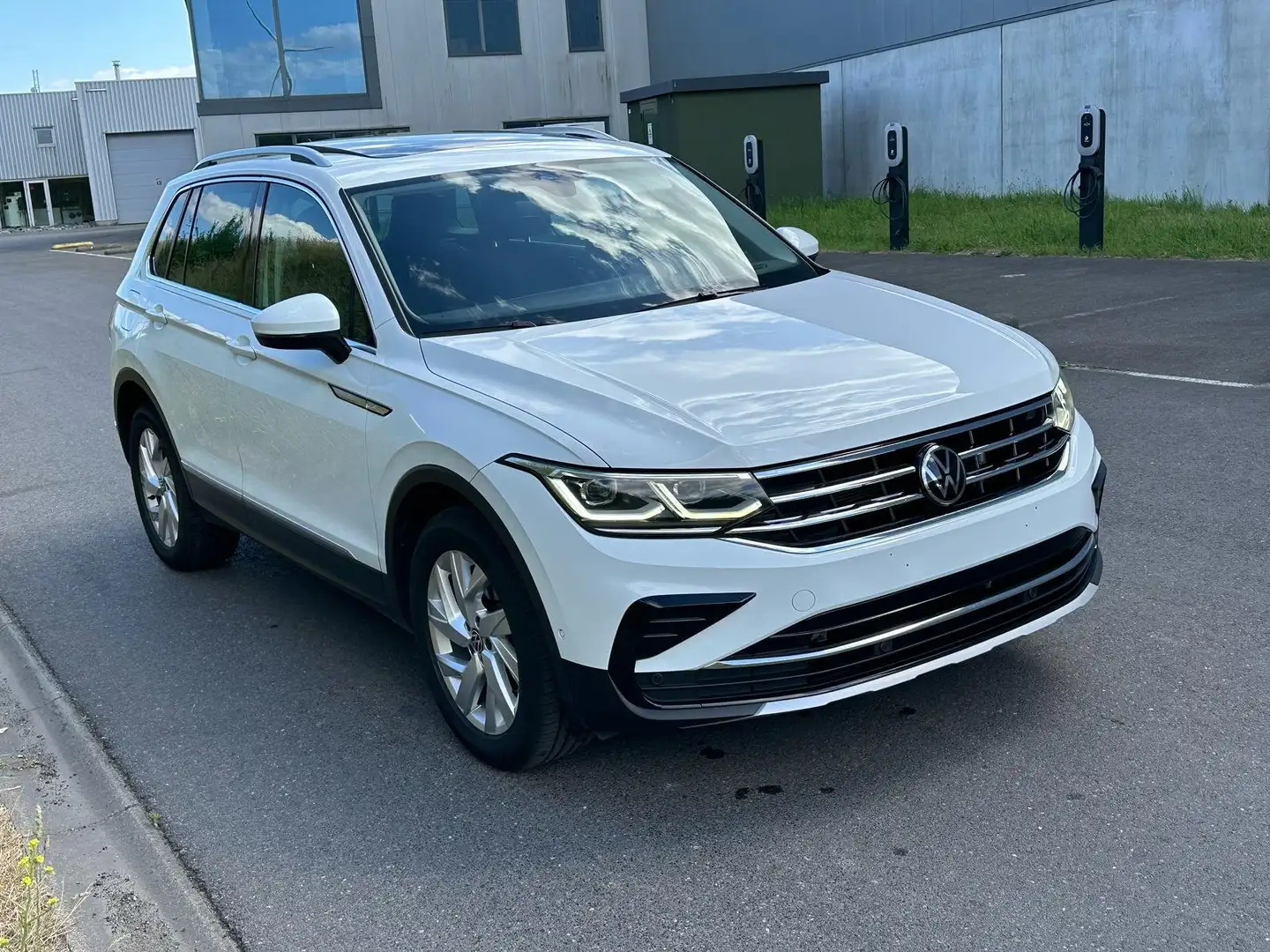 Volkswagen Tiguan 2.0 TDi SCR 4Motion Active DSG Bianco - 2