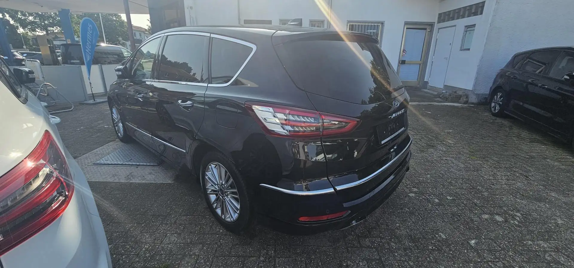 Ford S-Max 2.0 EcoBlue Aut. VIGNALE Pano LED Navi 140 kW (190 Schwarz - 2
