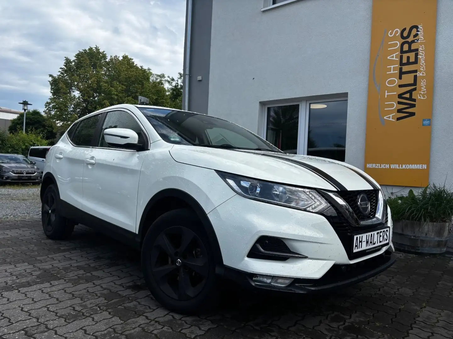 Nissan Qashqai Shiro = Automatik - Navi - Kamera - Pdc Weiß - 1