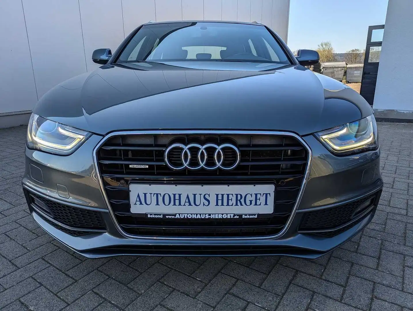 Audi A4 Avant 3.0 TFSI quattro S tronic S line 2.Hand/19.Z Grau - 2