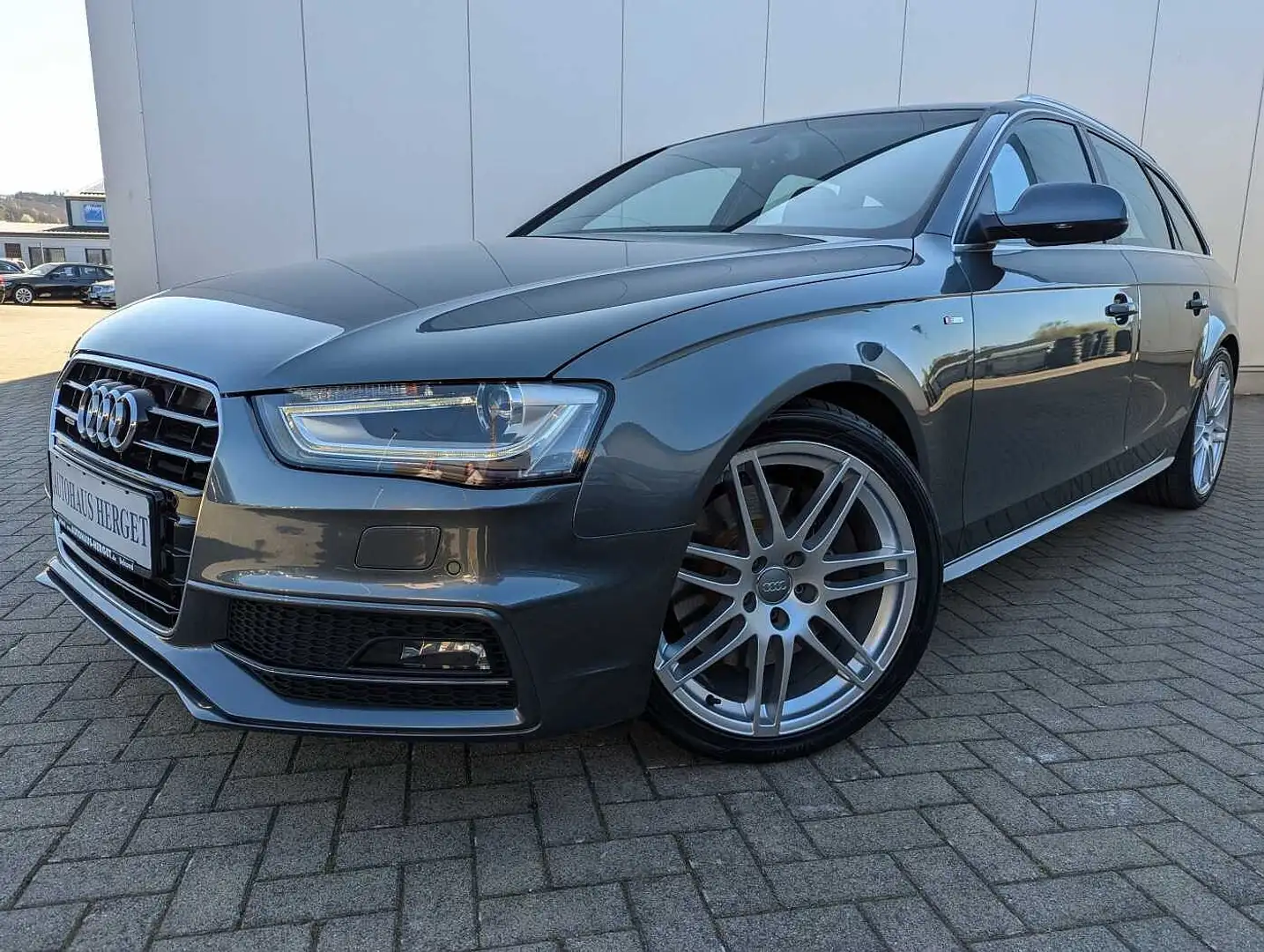 Audi A4 Avant 3.0 TFSI quattro S tronic S line 2.Hand/19.Z Grau - 1