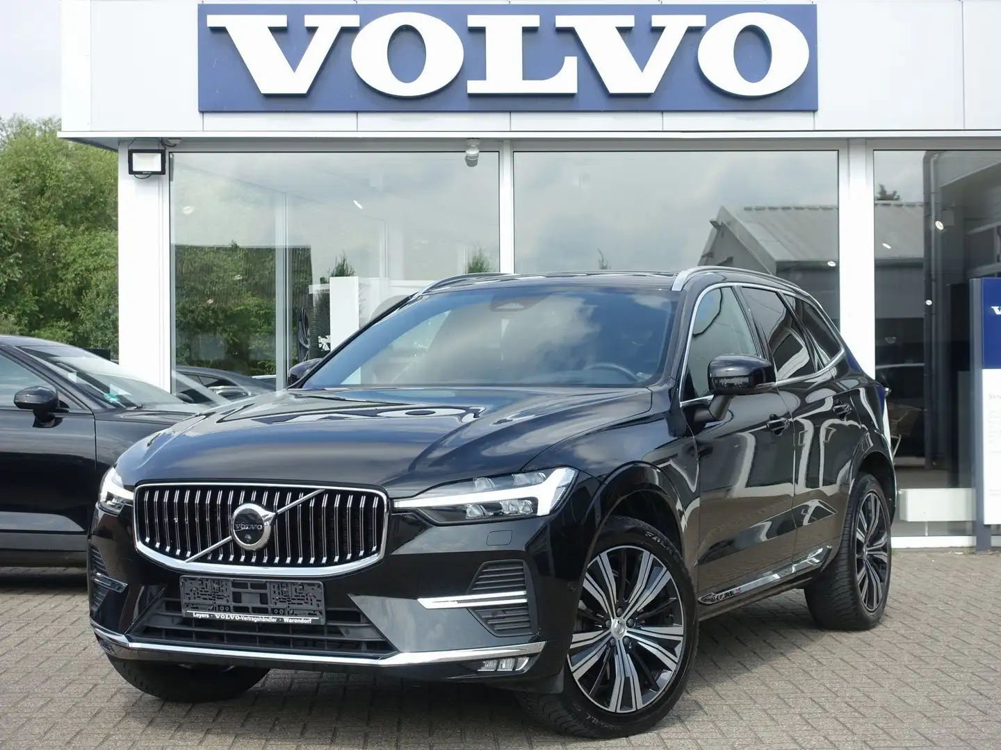 Volvo XC60 B5 Diesel Ultimate Bright AWD PANO/HUD/AHK Schwarz - 1