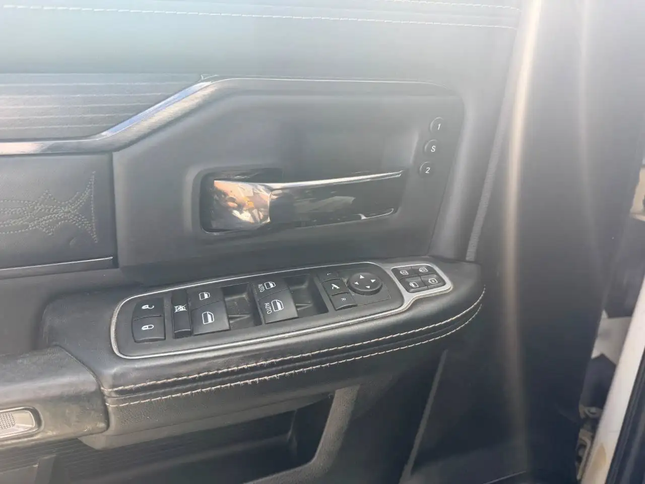 RAM 2500 снимка RAM 2500
