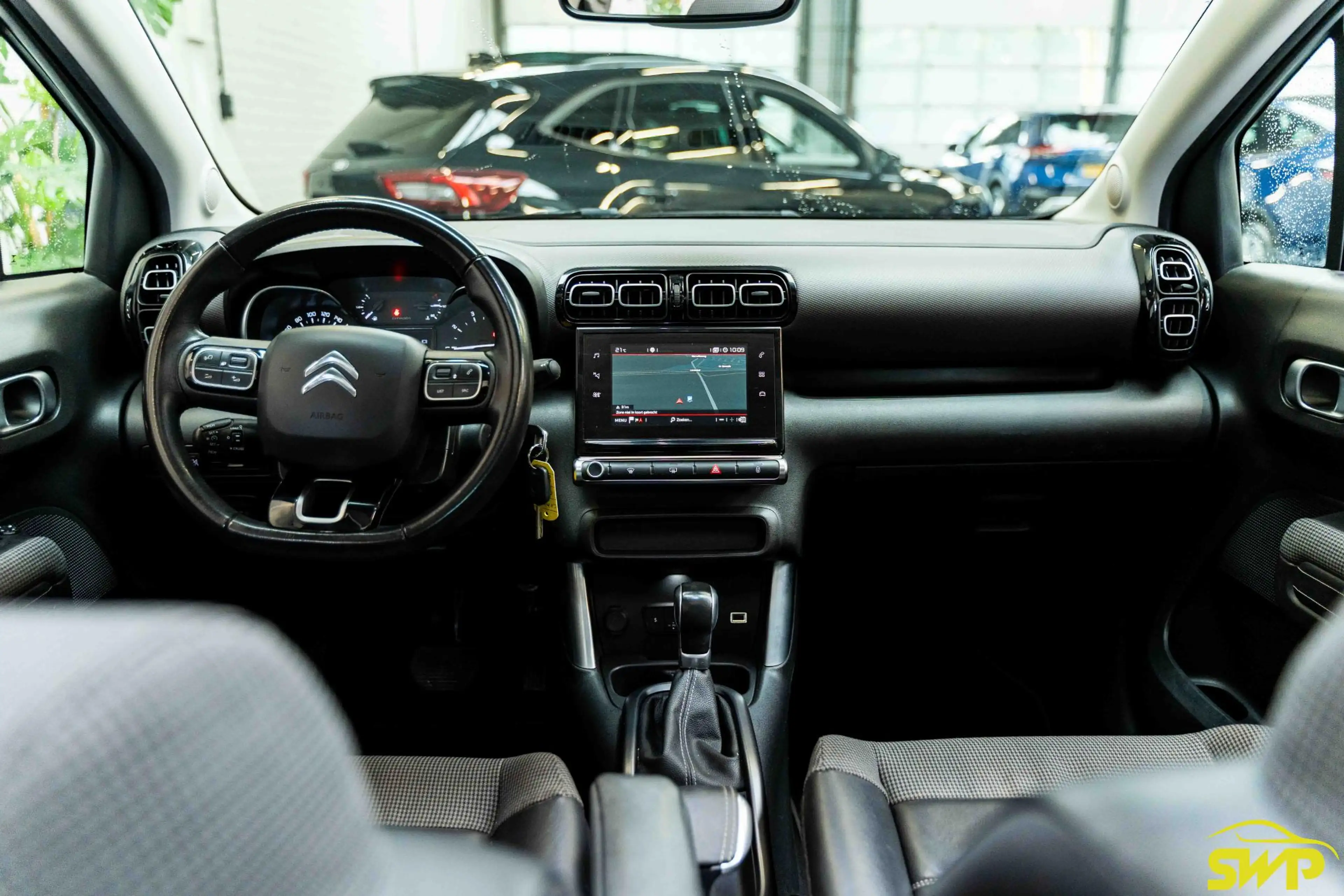 Citroen C3 Aircross 1.2 PureTech S&S Shine | Pano | Trekhaak | Navi | — photo 8