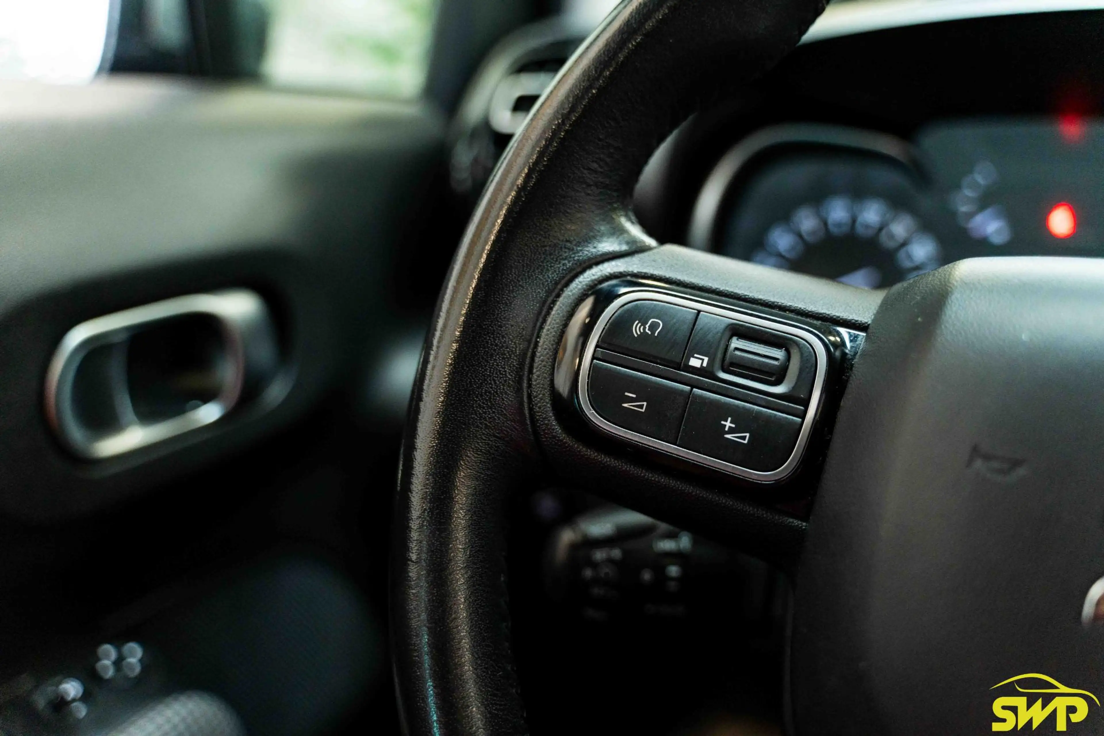 Citroen C3 Aircross 1.2 PureTech S&S Shine | Pano | Trekhaak | Navi | — photo 14