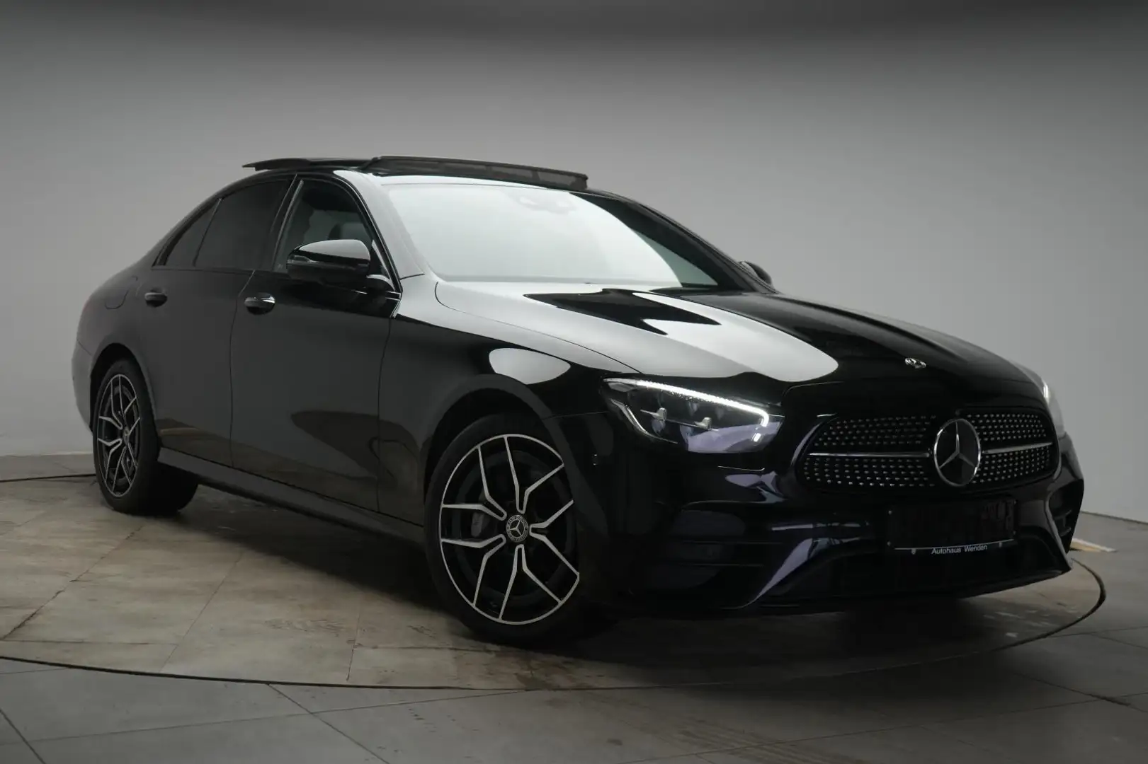 Mercedes-Benz E 300 de 9G-Tronic AMG Distronic/Kamera/Burmeste Black - 1