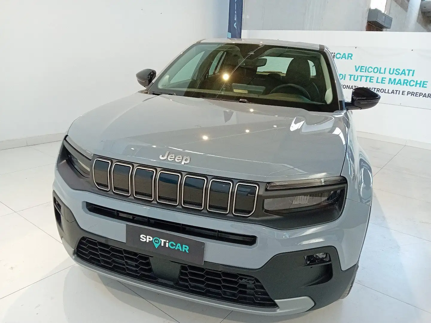 Jeep Avenger Avenger 1.2 Turbo 110 CV MHEV Altitude Gris - 2