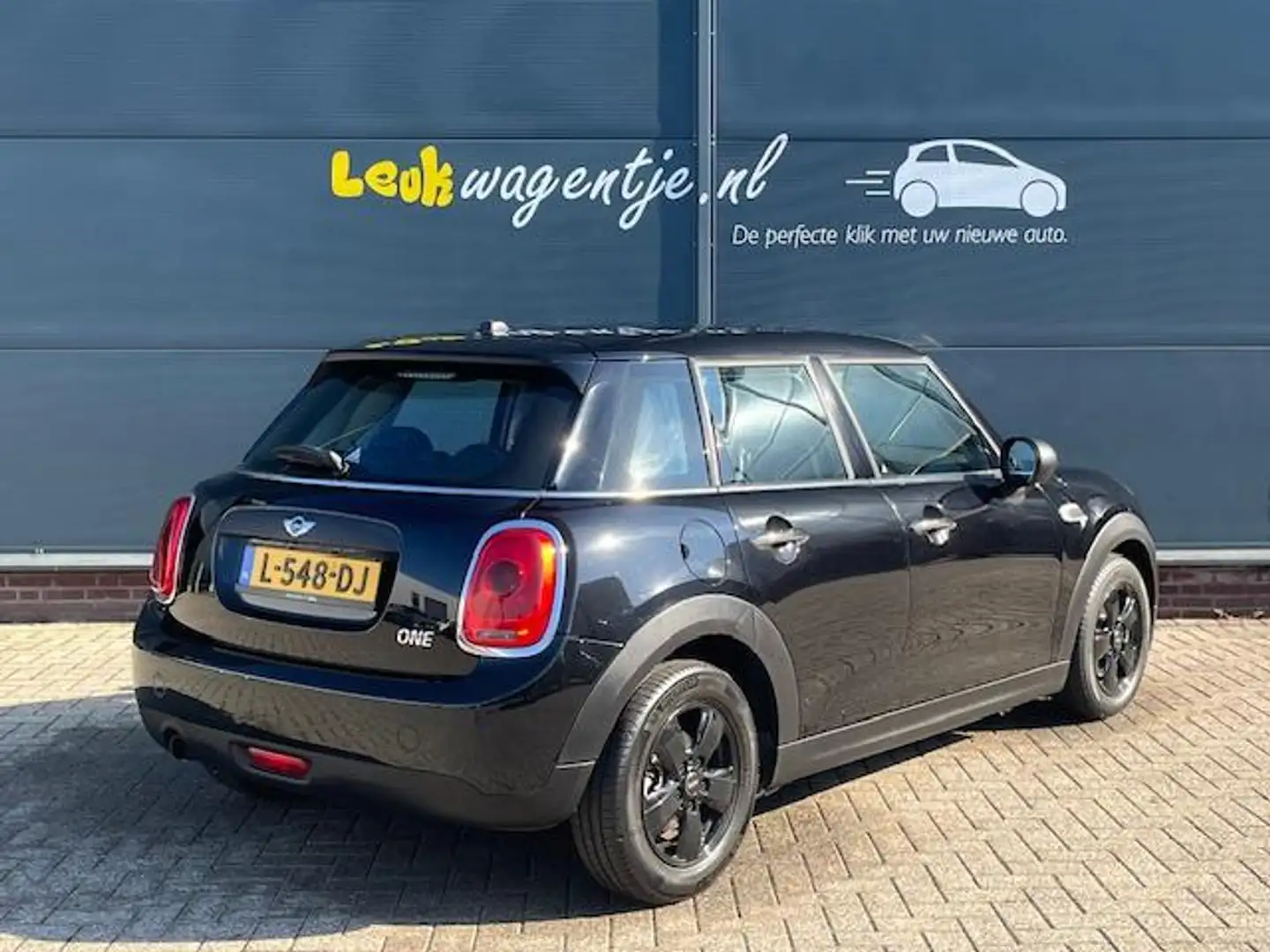 MINI One Mini 1.2 First *5-deurs *zwarte velgen*cruise* Zwart - 2