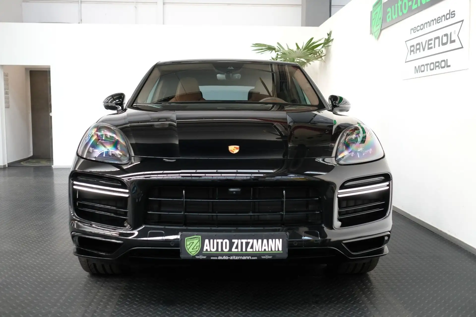 포르쉐 Porsche Cayenne S 2023 검정 사진 3