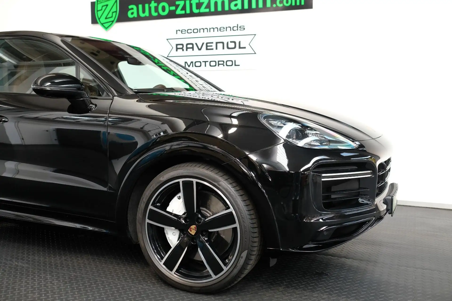 포르쉐 Porsche Cayenne S 2023 검정 사진 4