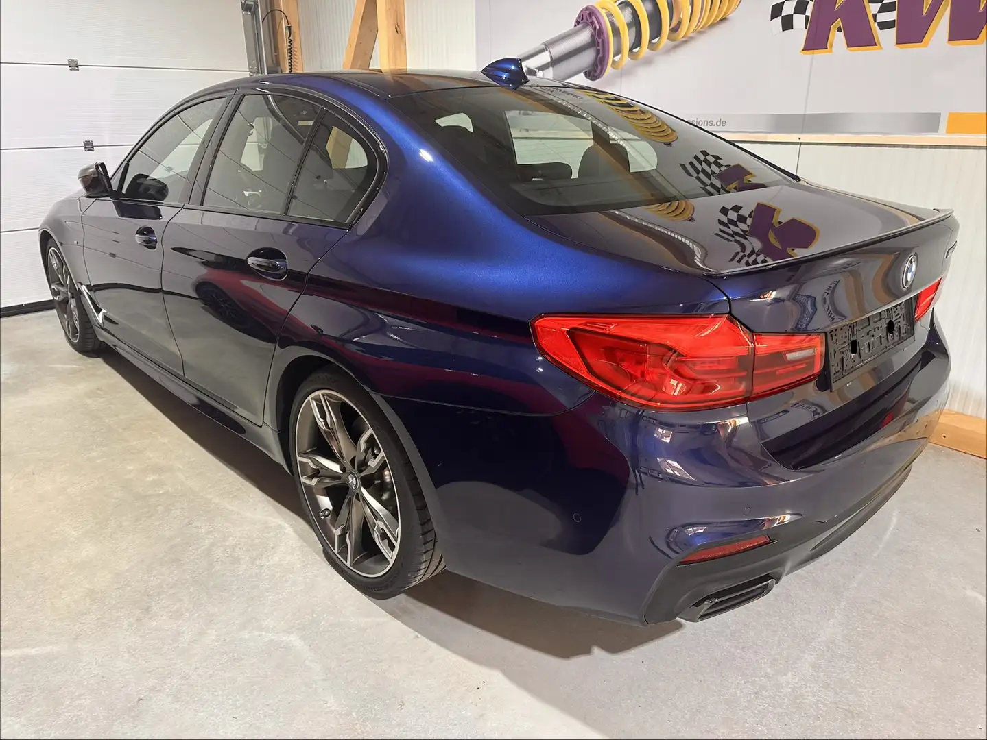 BMW 550 M550d xDrive Blau - 2