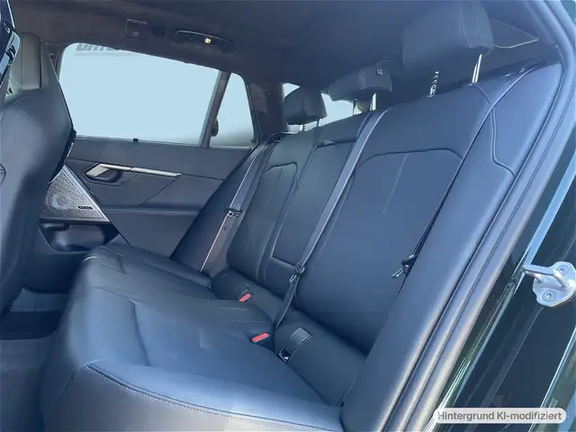 BMW M5 view 11