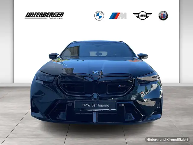 BMW M5 view 2