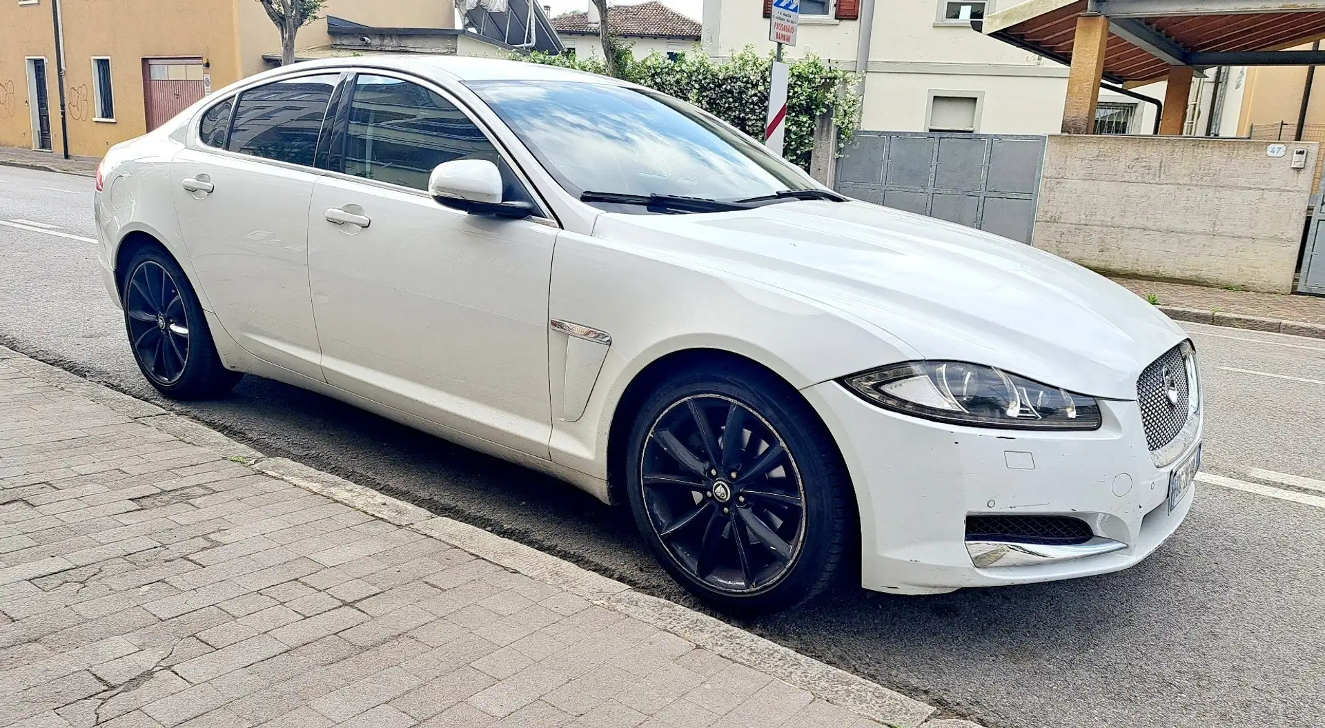 Jaguar XF 2.2d s&s auto - 2