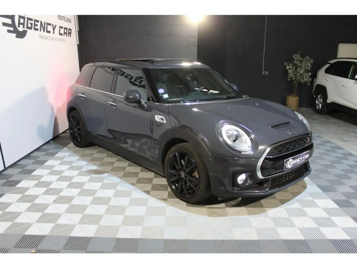 MINI Cooper Clubman S 192ch Finition John Cooper Works Grau - 2