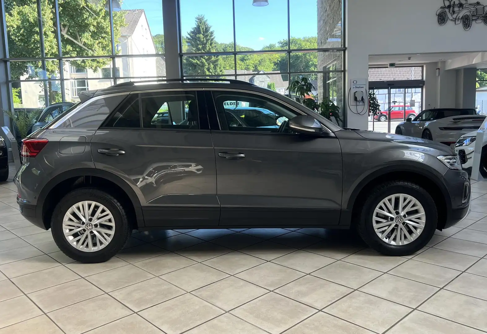 Volkswagen T-Roc T-Roc ACC*AHK1600Kg*WinPak*Totwinkel*2027Garanti Grau - 2