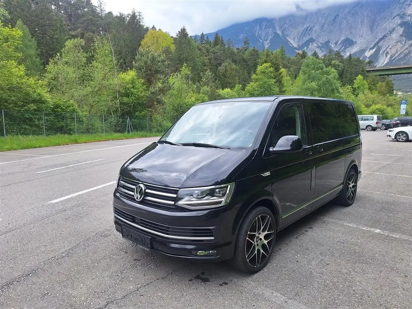 Volkswagen T6 Multivan Multivan Highline 2,0 TDI 4Motion BMT DSG Highline Fekete - 1