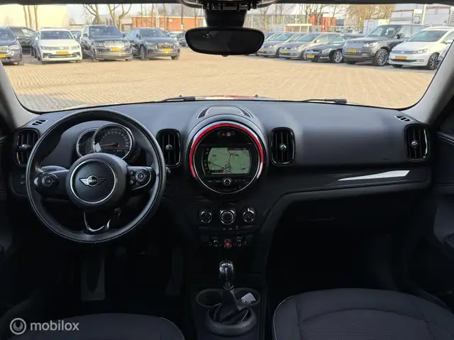 Mini Countryman view 2