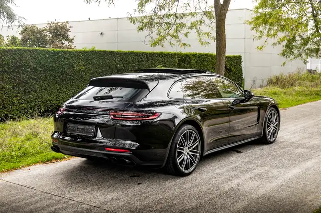 Porsche Panamera view 23