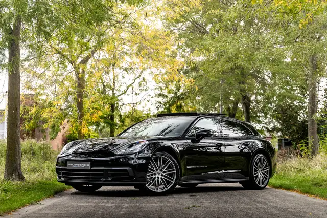 Porsche Panamera view 3