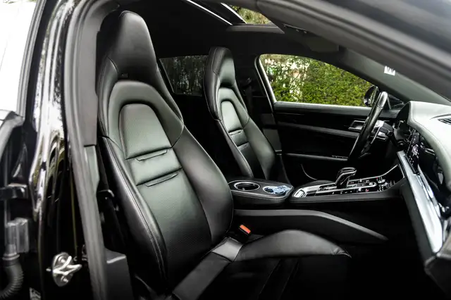 Porsche Panamera view 22