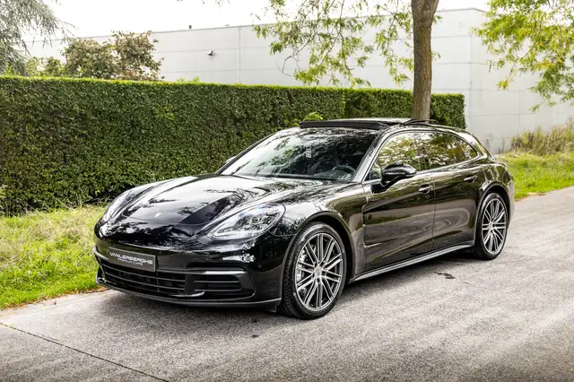 Porsche Panamera view 9