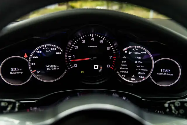 Porsche Panamera view 15