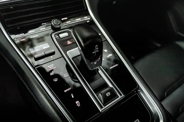Porsche Panamera view 16