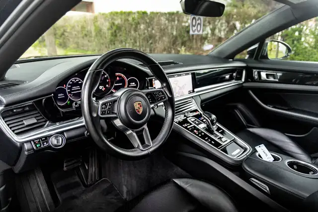 Porsche Panamera view 4