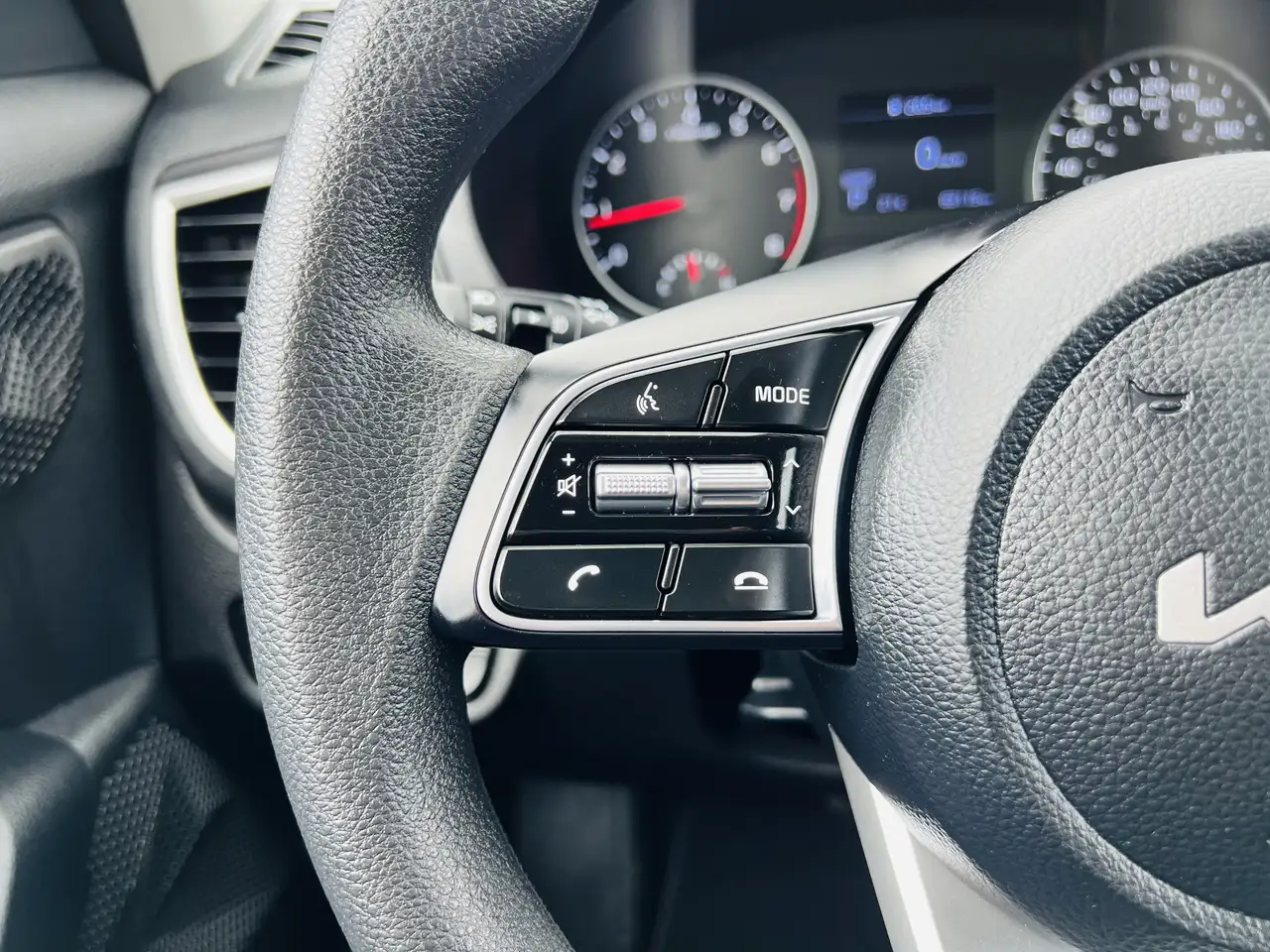 Kia Seltos снимка Kia Seltos