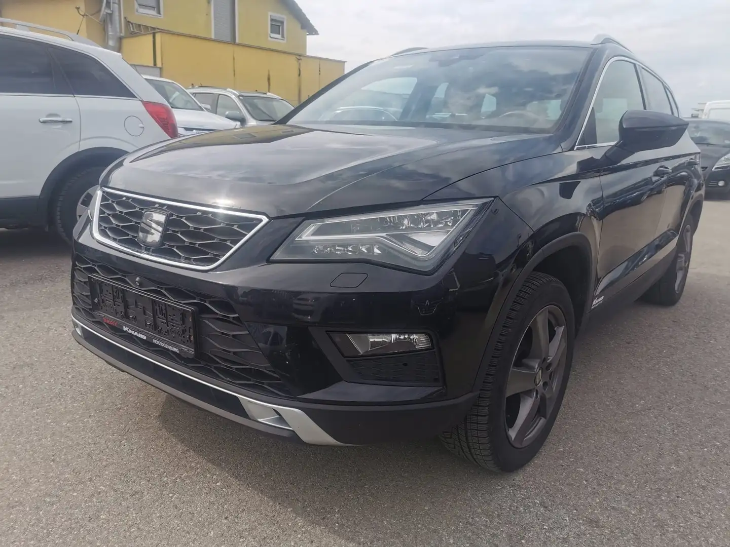 SEAT Ateca 2,0 Xcellence 4WD TDI Schwarz - 1