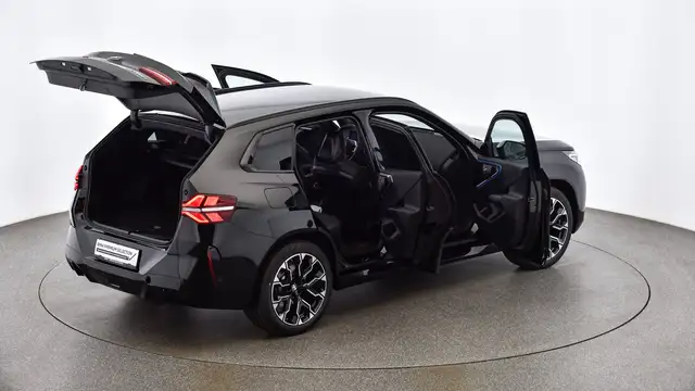 BMW X3 view 12