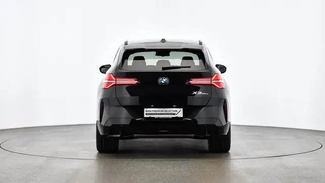 BMW X3 view 5