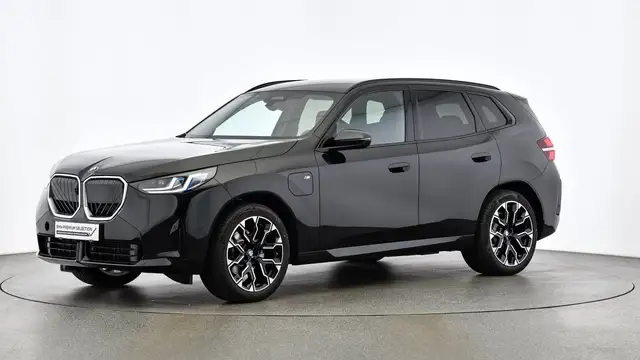 BMW X3 view 3