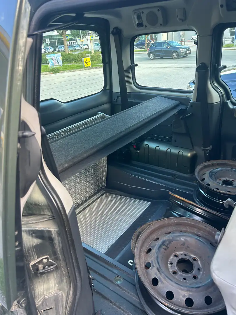 Citroen Berlingo Berlingo XTR FAM 2,0 HDI XTR Grün - 2