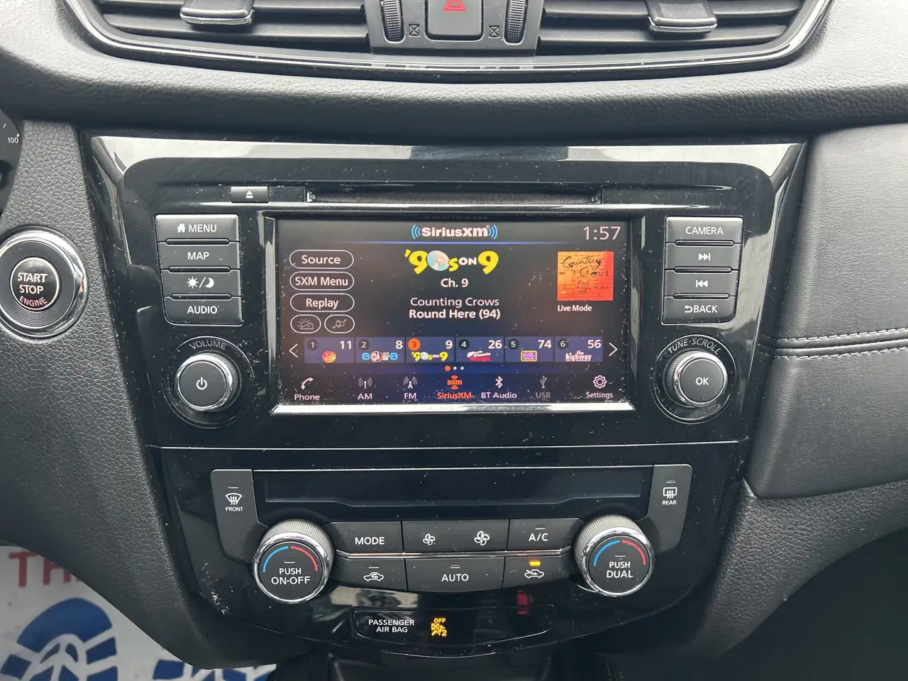 Nissan Rogue снимка Nissan Rogue