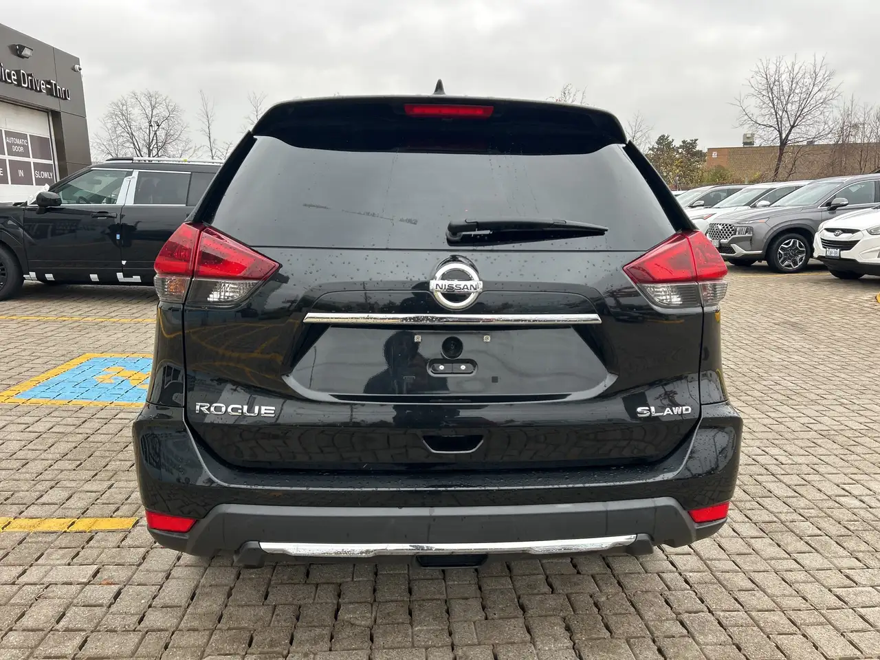 Nissan Rogue снимка Nissan Rogue