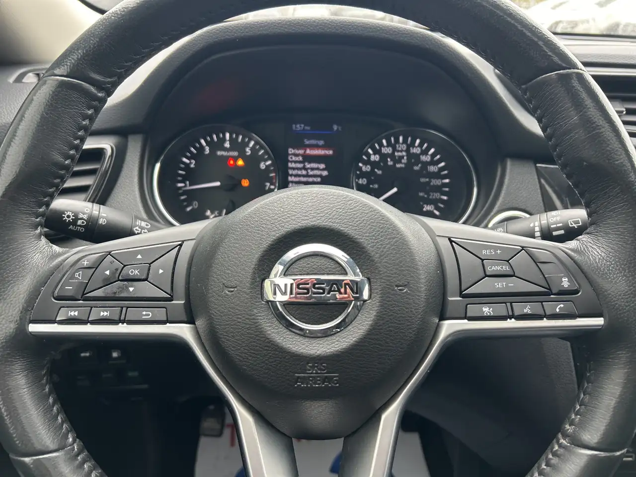 Nissan Rogue снимка Nissan Rogue