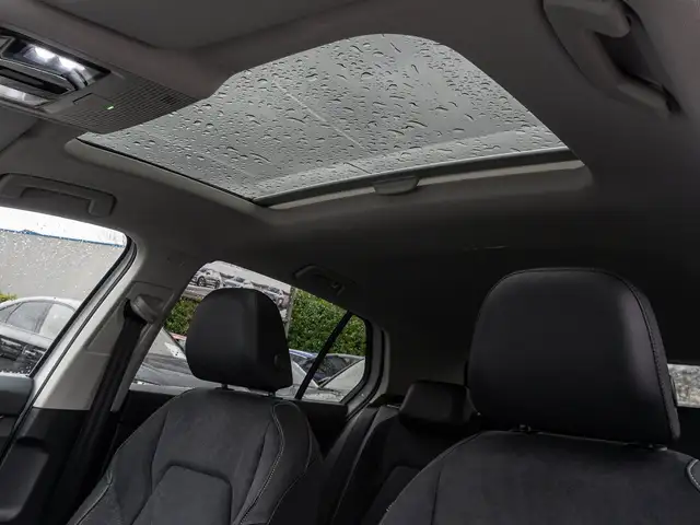 Volkswagen Golf view 8