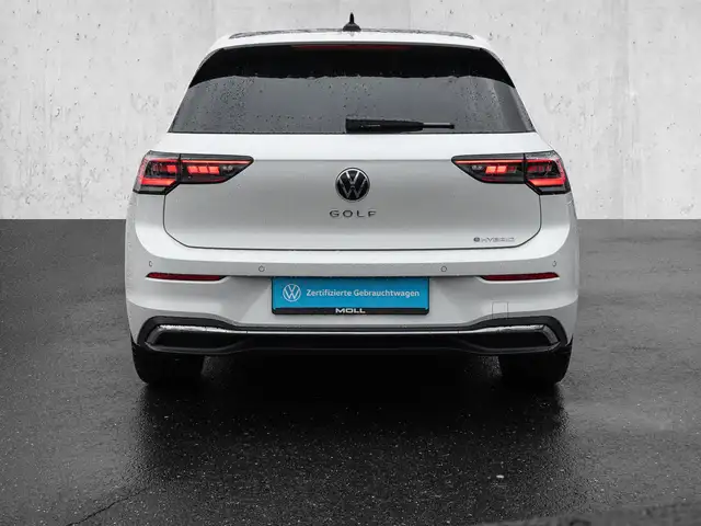 Volkswagen Golf view 6