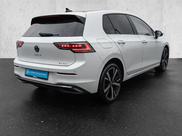 Volkswagen Golf view 4