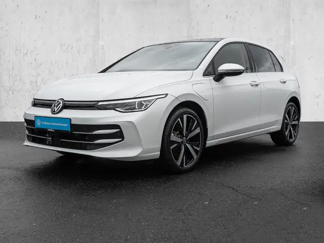 Volkswagen Golf view 2