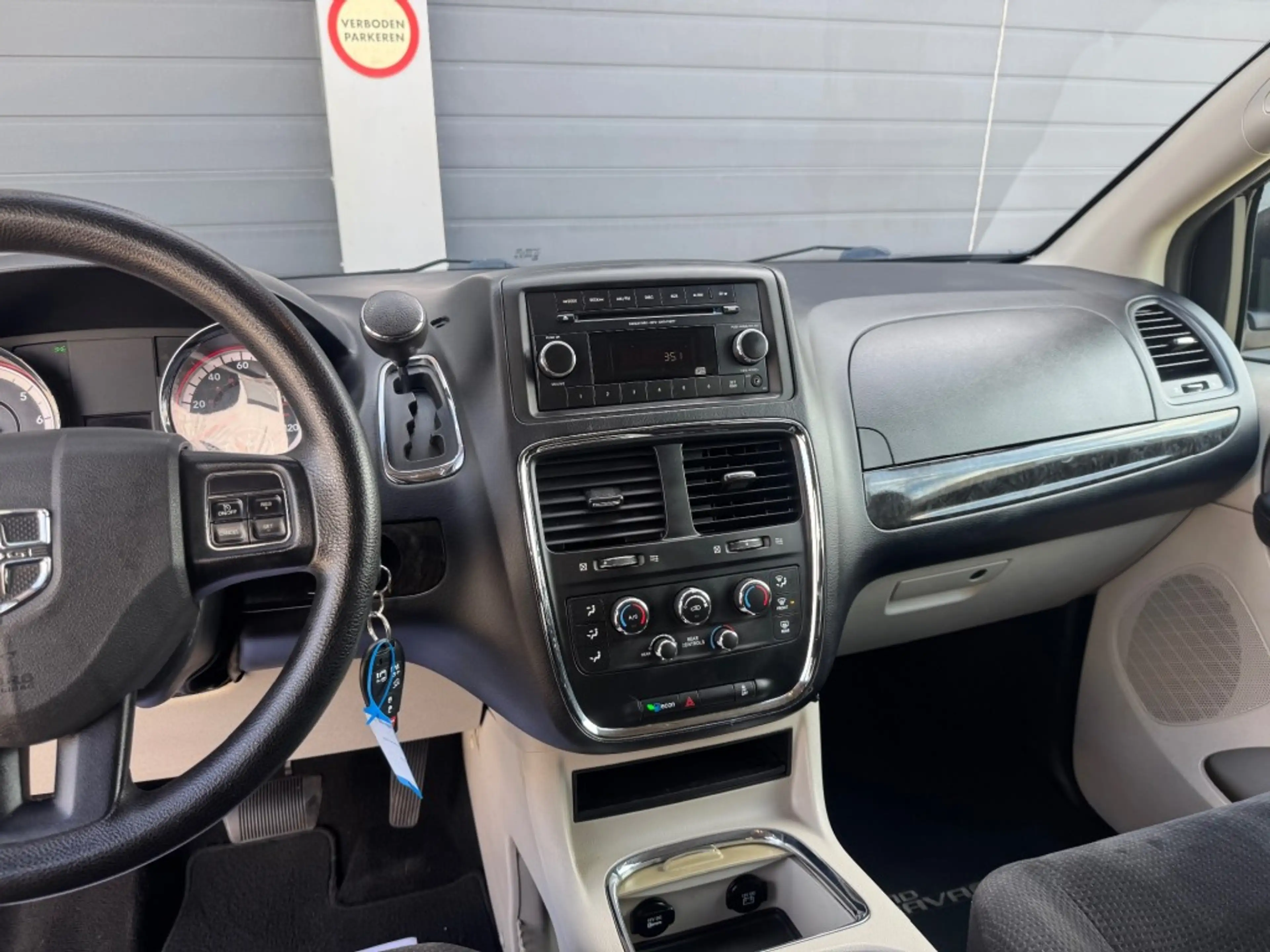 Chrysler 3.6 TOURING — photo 15