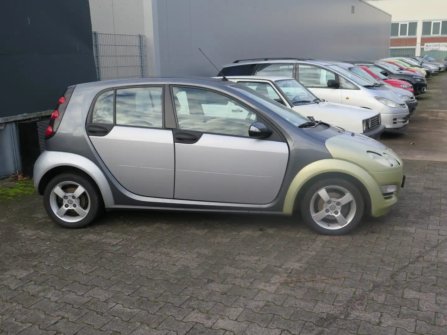 smart forFour 80 kW,4-Zyl. Tüv04/2026,Insp.Neu, Grau - 2