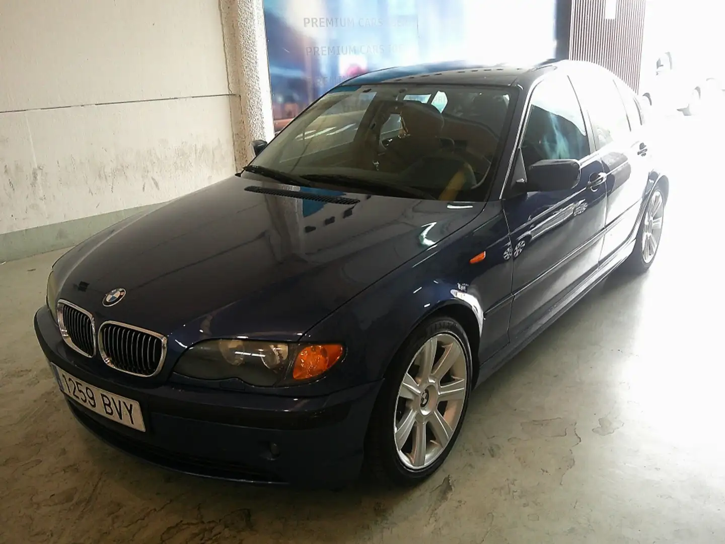 BMW 330 330d Bleu - 1