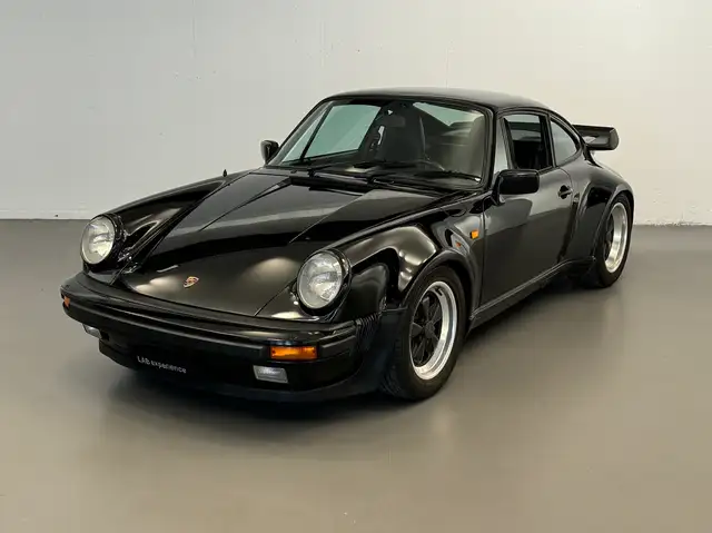 Porsche 930 3.3 Turbo - CONSERVATO