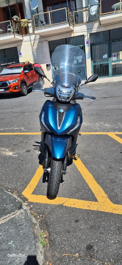 Piaggio Beverly 300 Hpe Niebieski - 1